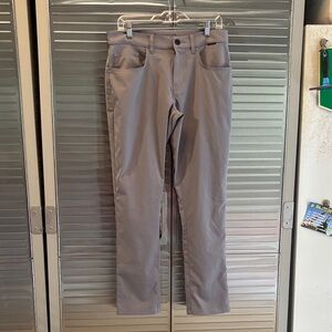 Travis Matthews golf pant gray
